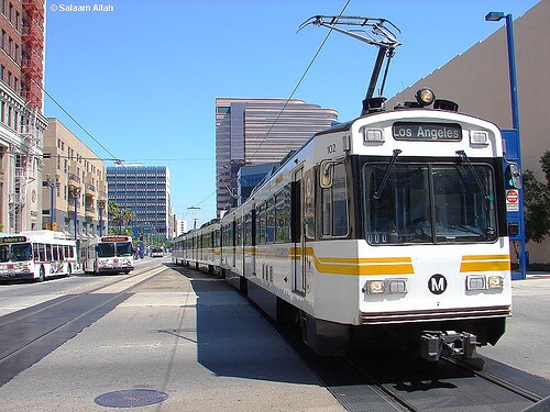 Building Photo - 2051 Cedar Ave