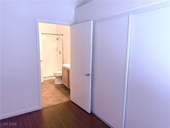 Building Photo - 2110 Los Feliz St