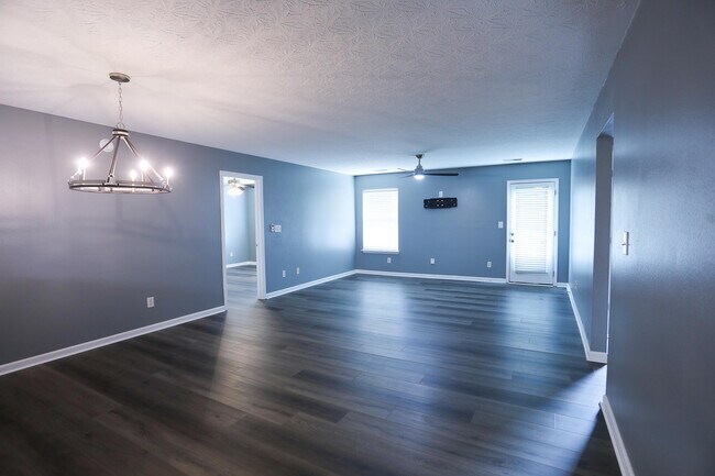 Building Photo - 209 Elkhorn Green Pl