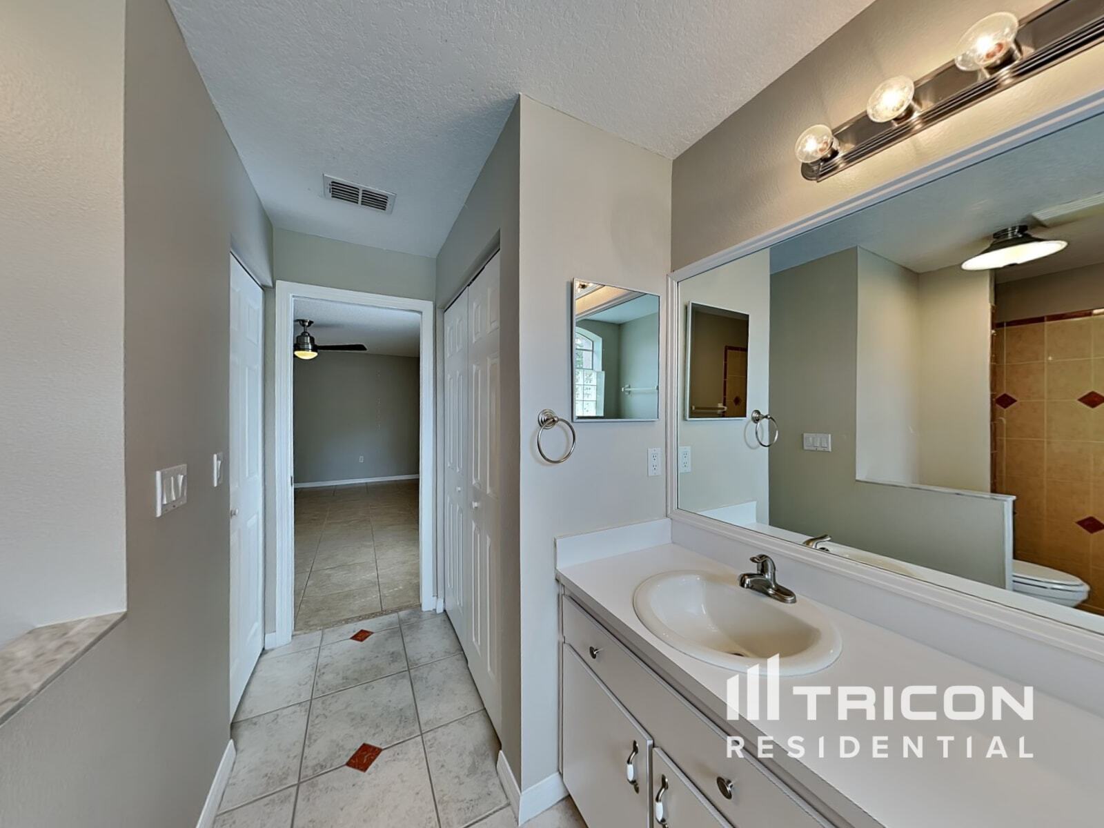 Building Photo - 8421 Bay Dr