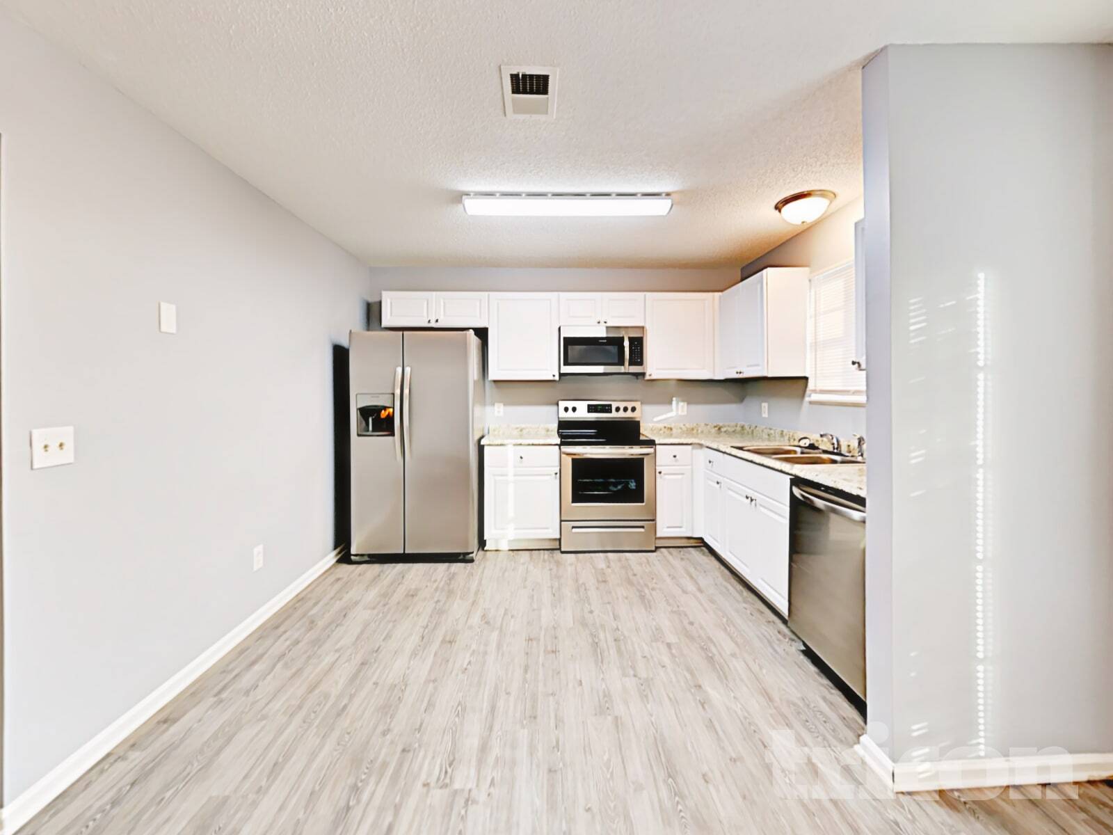 Building Photo - 19 Sterling Ridge Ct