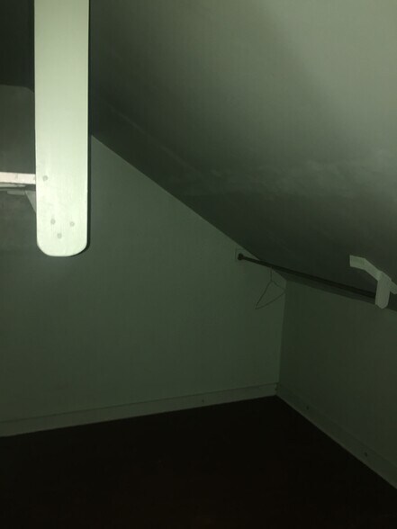 Building Photo - 42 Beach Ave