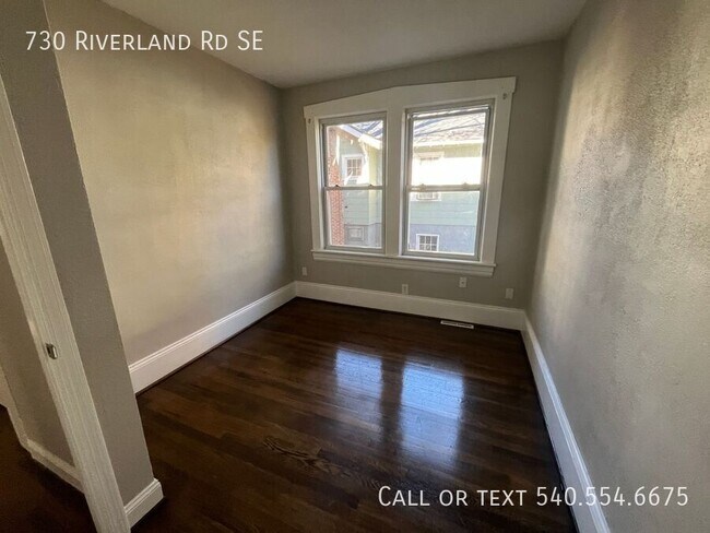 Building Photo - 730 Riverland Rd SE