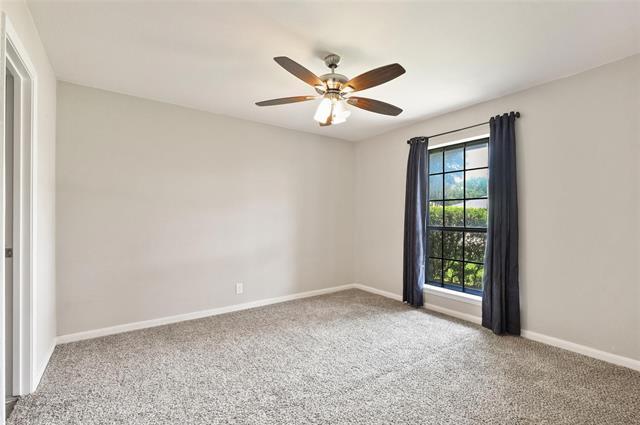 Building Photo - 2825 Knollwood Dr