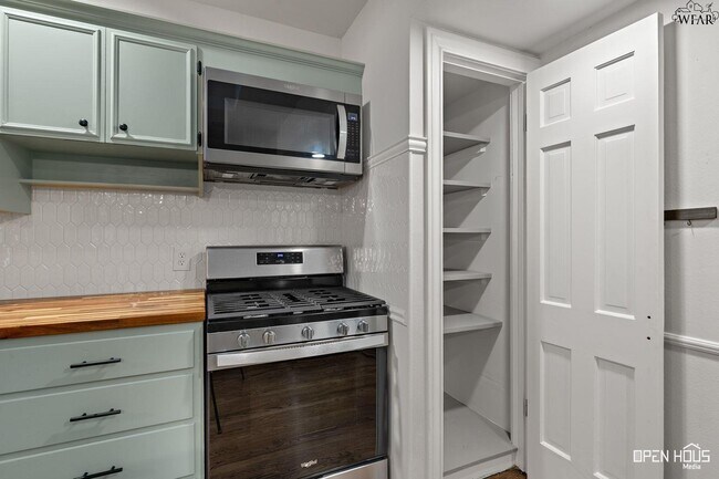 Building Photo - 1644 Ardath Ave