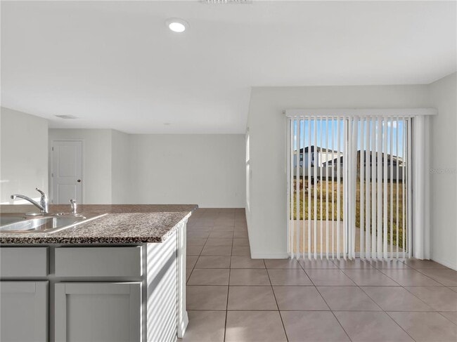 Building Photo - 16645 Mosaic Oar Dr