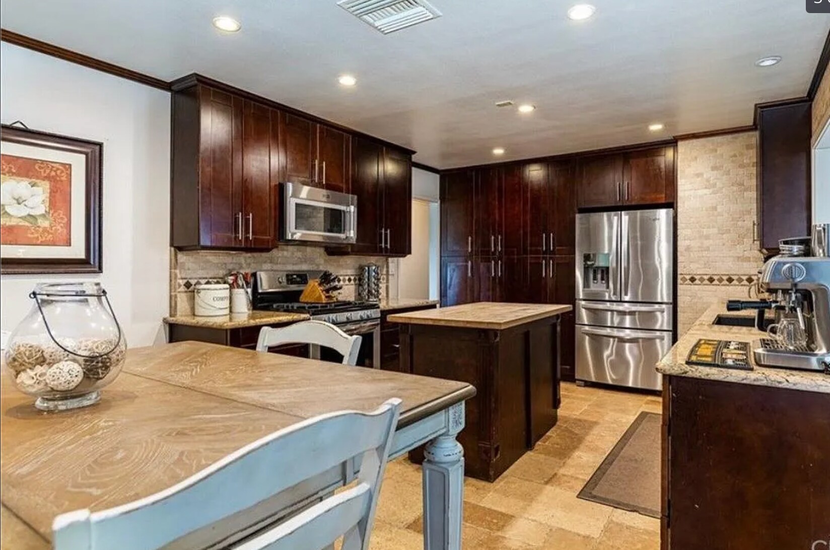 Building Photo - 283 N Highland St