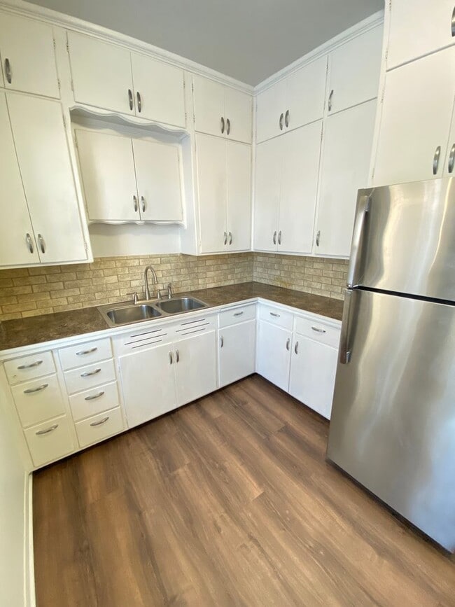 Building Photo - 1511 Oregon St