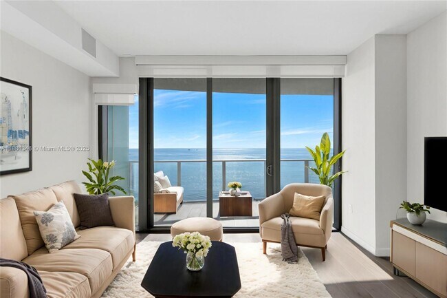 Building Photo - 1116 N Ocean Blvd