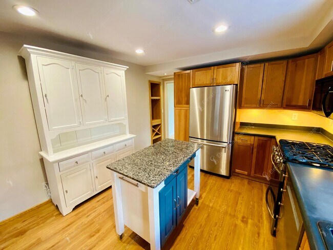 Building Photo - Charming 2 BR in downtown Bend - flexible ...