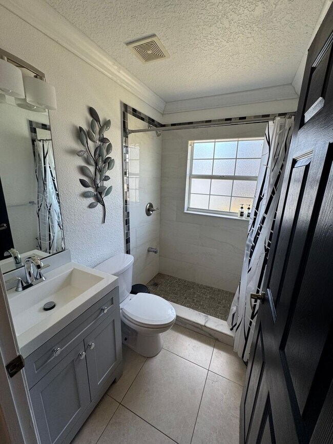 Building Photo - COMING SOON 3-2 Stunning House