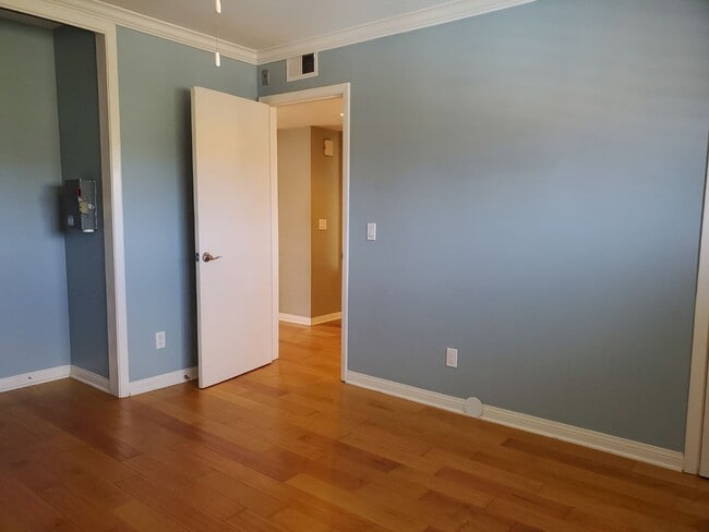 Building Photo - 6780 Mission Gorge Rd