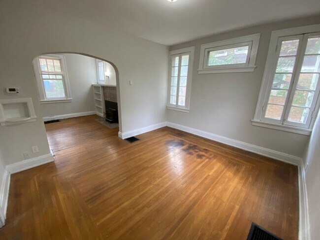 Building Photo - WESTWOOD - Charming 3bd Tudor w modern updates