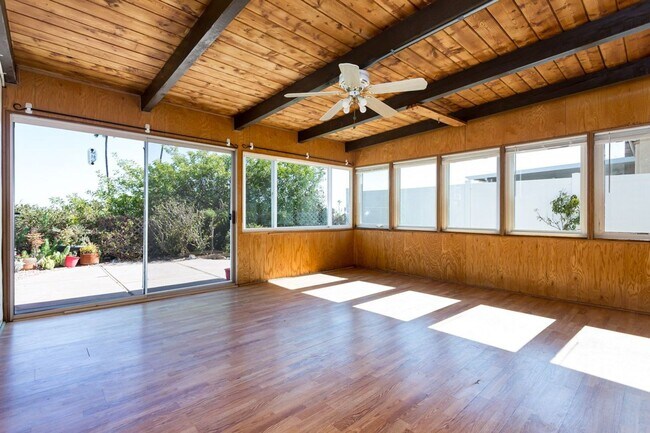 Building Photo - Large Traditional Home in La Mesa!