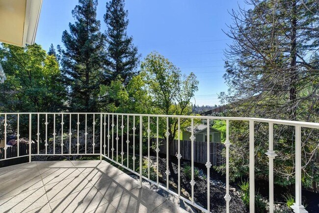 Building Photo - Elegant Granite Bay Home Located in Treelake Village and the  Eureka Union School District