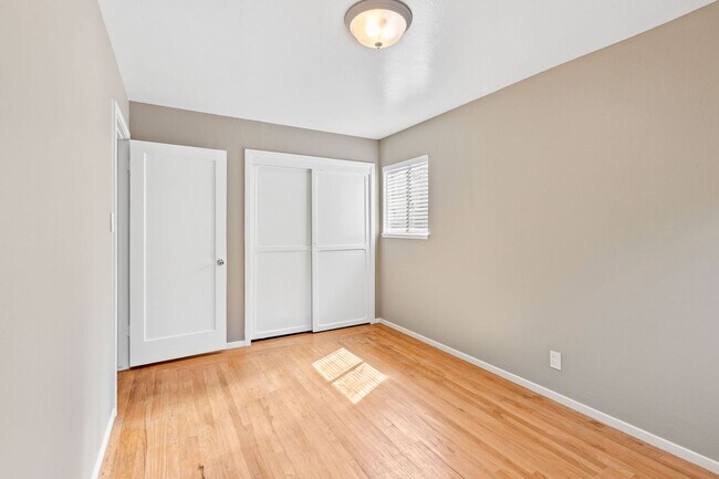 Building Photo - Charming Single-Level 3 Bedroom, 2 Bath Home