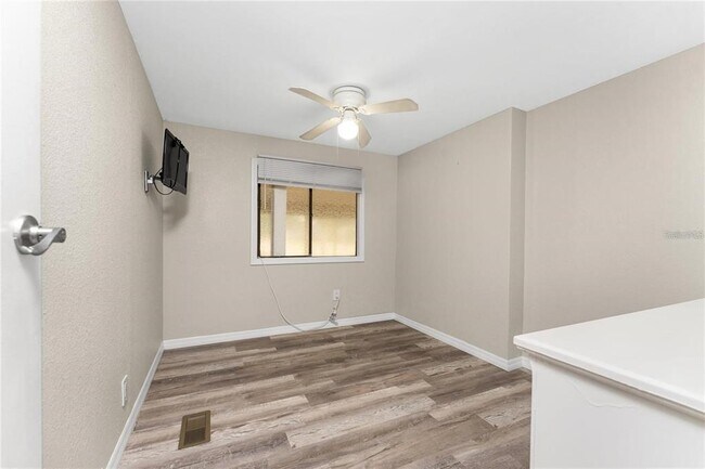 Building Photo - 15430 Olive Cir