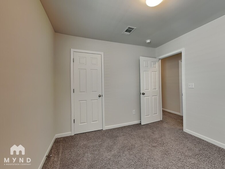 Building Photo - 12384 Waterbury Dr