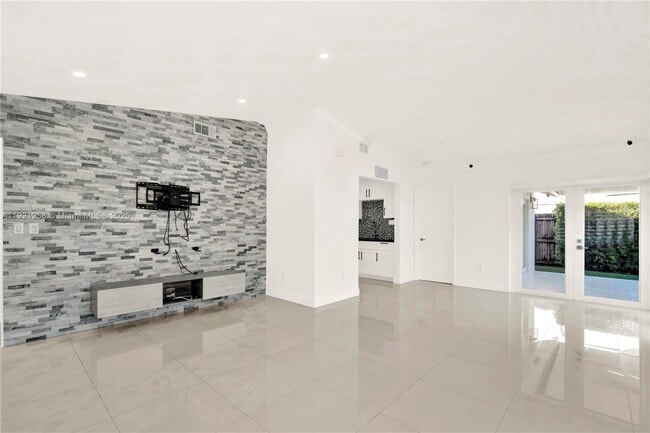 Building Photo - 11377 SW 74th St