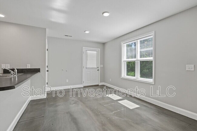 Building Photo - 73 McMurtry Rd