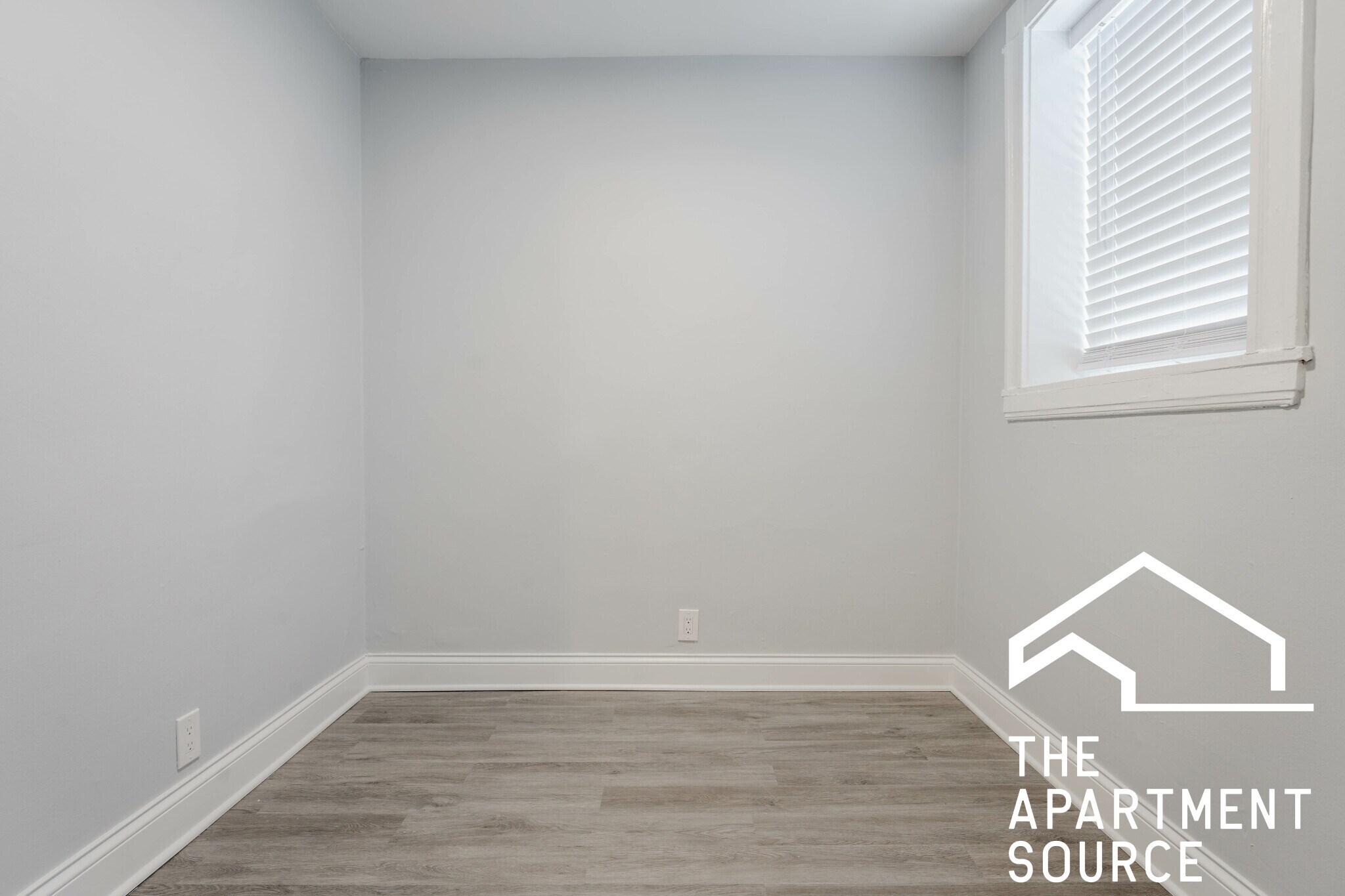 Building Photo - 2647 N Sacramento Ave