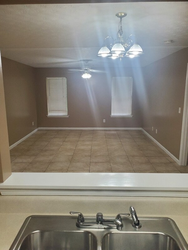 Building Photo - 6227 Dorsett Shoals Rd