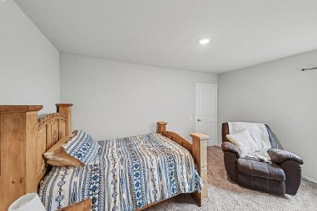 Building Photo - 3BED/2BATH HOUSE AVAILABLE FOR LEASE!