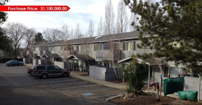Primary Photo - The Summit Apartments