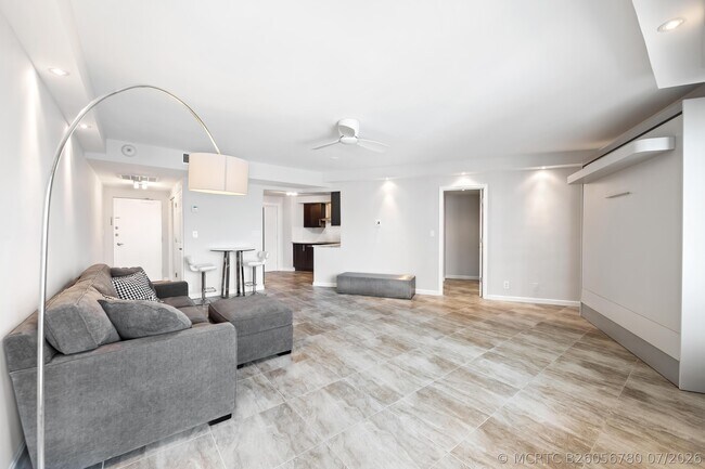 Building Photo - 3800 Galt Ocean Dr