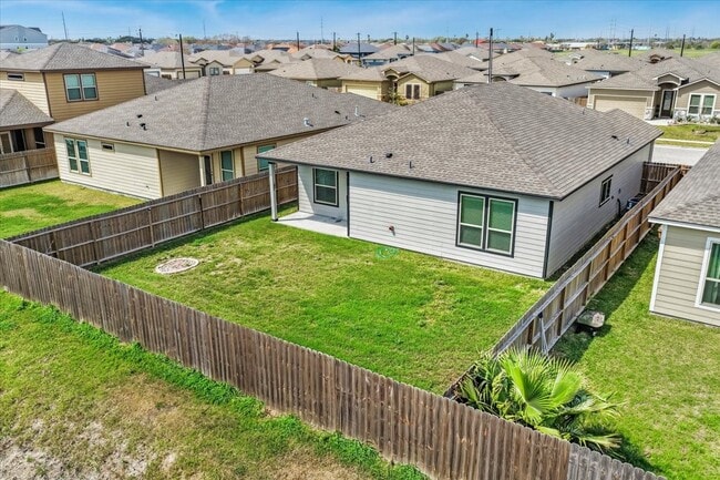 Building Photo - 2214 Cuarzo Dr