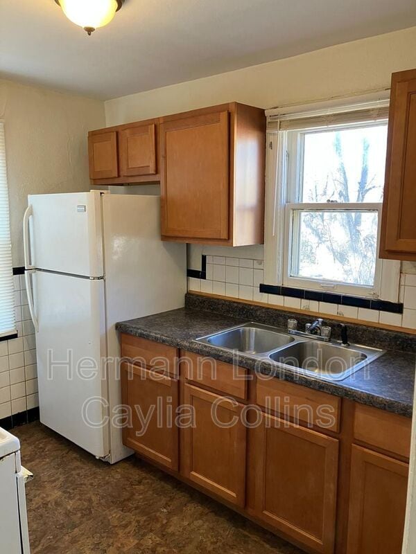 Building Photo - 241 Henquin Dr