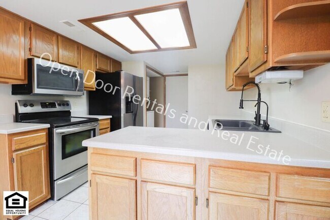 Building Photo - 7105 Thamesford Dr