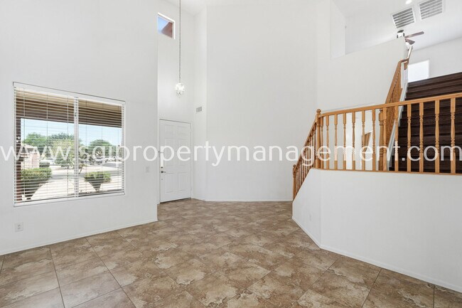 Building Photo - 6827 N 71st Dr