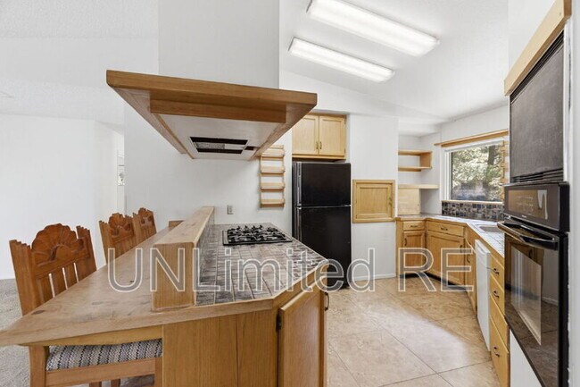 Building Photo - 1410 Inverrary Way