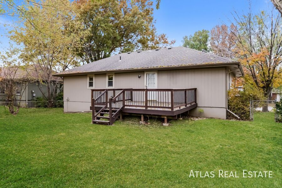 Building Photo - 2312 NE 72nd Terrace