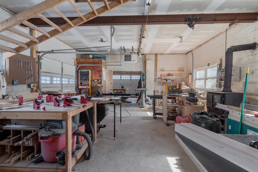 Building Photo - 5113 Cedarvale Rd