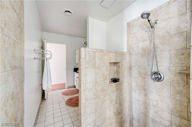 Building Photo - 3689 N Rosecrest Cir