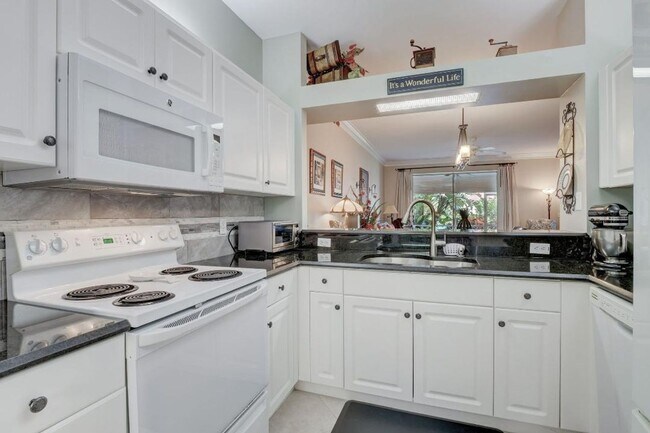 Building Photo - ** NICELY FURNISHED 3 Bedroom\2 Bath FIRST...