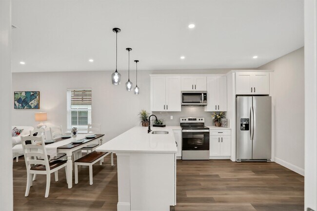 Building Photo - 524 Arricola Ave