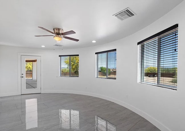 Building Photo - 28301 N 154th St