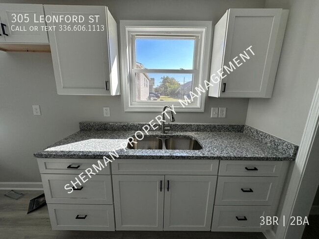Building Photo - 305 Leonford St