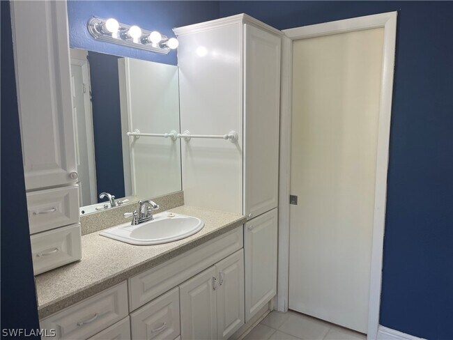 Building Photo - 1085 Forest Lakes Dr