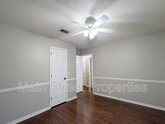 Building Photo - 1909 Southwind Cir