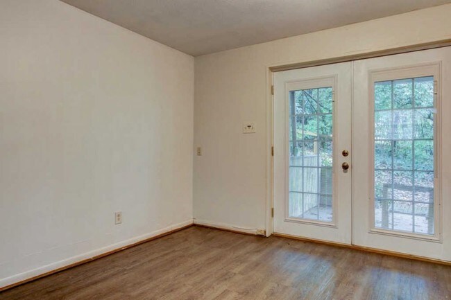 Building Photo - 5805 Haynes-Sterchi Road Apartment 2