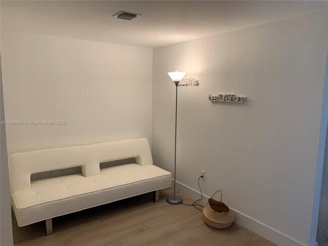 Building Photo - 16385 Biscayne Blvd
