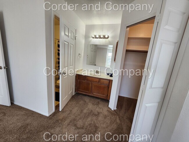 Building Photo - COMING SOON Nice 3 Bedroom, 1 3/4 Bathroom, 2 Car Garage and 1,452 Sq Ft. Home in Western Hills, ...