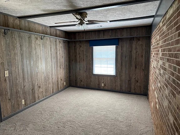 Building Photo - 147 Fern Dr