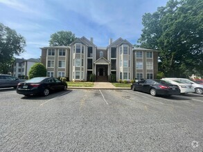 Building Photo - Rosecroft6246-