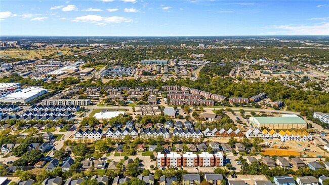 Building Photo - 307B Sterling St