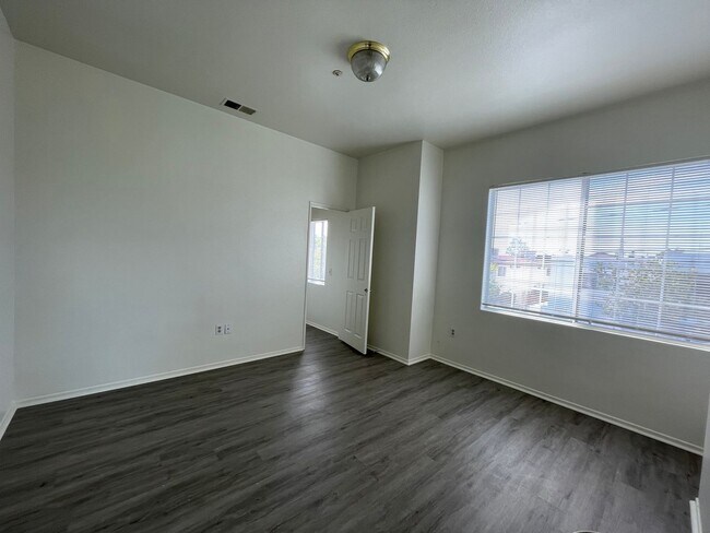 Building Photo - 3bed/3bath Townhouse in San Gabriel - InveServe Corp